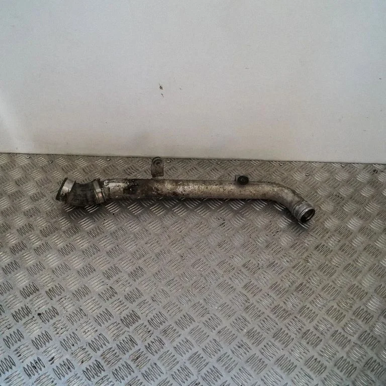 Cita motora nodalījuma detaļa 7L6145943B