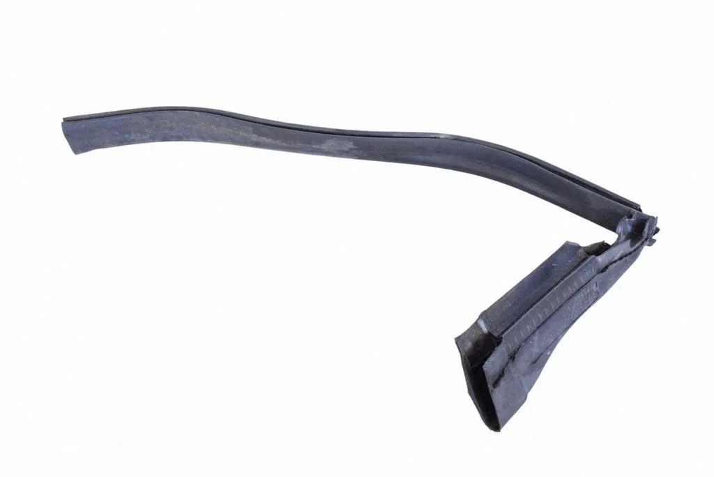 Other engine bay part – Mercedes-Benz CLS-Class C218 X218 (2011-2017)