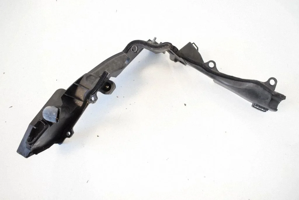 Cita motora nodalījuma detaļa AH4218D667