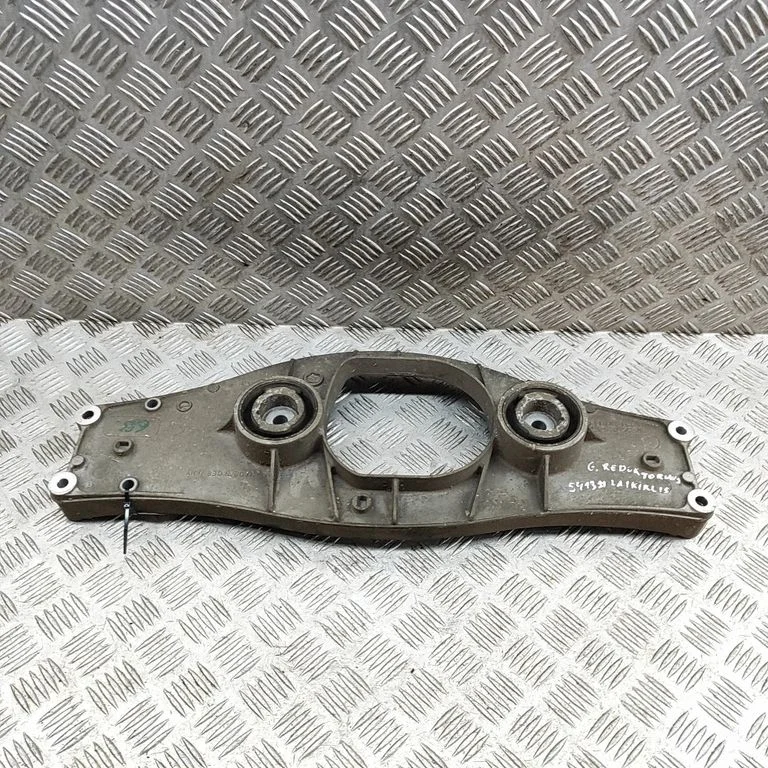 Rear differential/diff mount bracket – Mercedes-Benz CL-Class C216 (2007-2014)