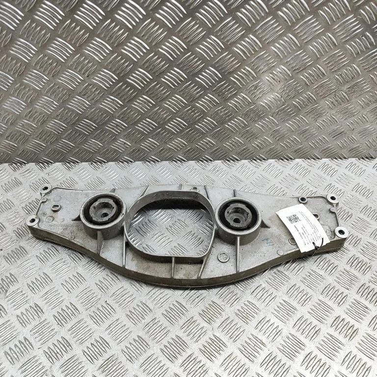 Rear differential/diff mount bracket – Mercedes-Benz CL-Class C216 (2007-2014)