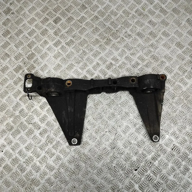 Rear differential/diff mount bracket – Mercedes-Benz Vito Viano W447 (2014-)