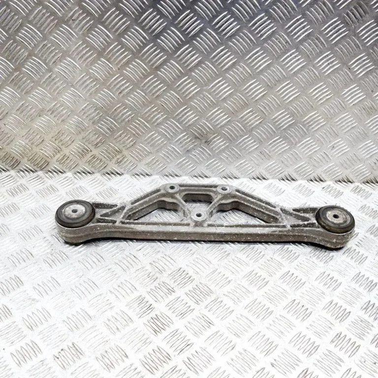 Rear differential/diff mount bracket – Audi A8 S8 D3 4E (2002-2009)