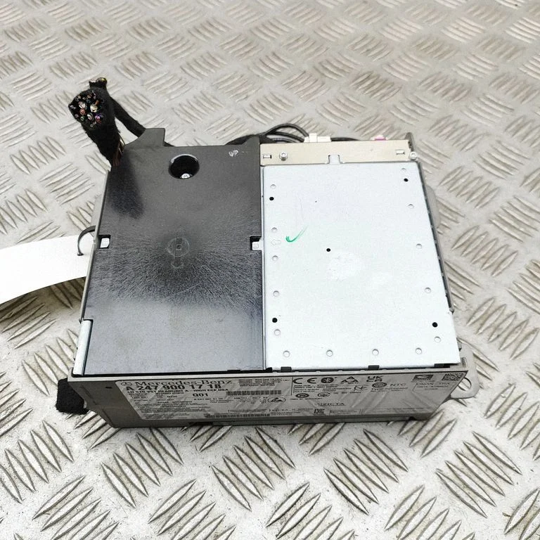 Radio/CD/DVD atskaņotājs/navigācija A2479015104