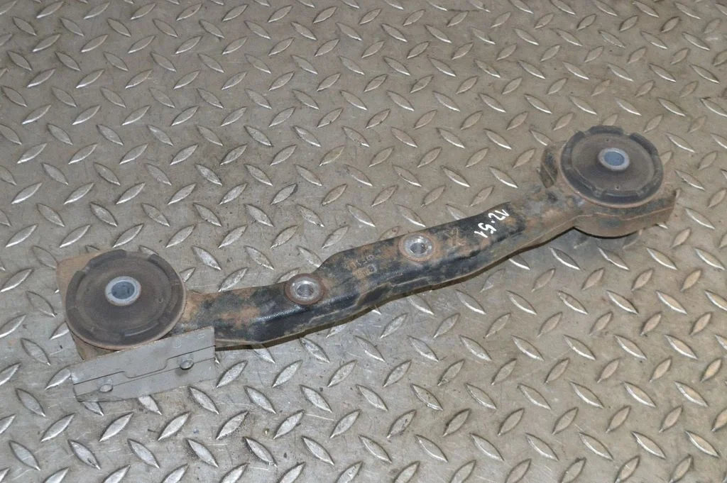Rear differential/diff mount bracket
