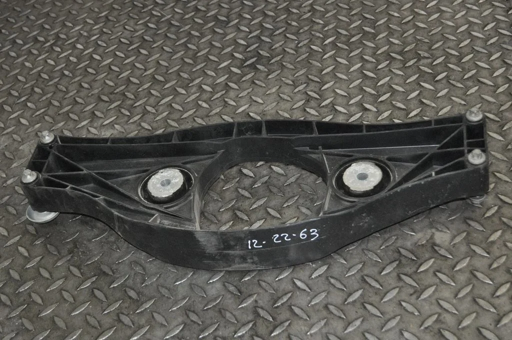 Rear differential/diff mount bracket – Mercedes-Benz S-Class C217 (2015-2020)