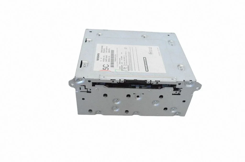 Radio/CD/DVD atskaņotājs/navigācija 283304GN4B
