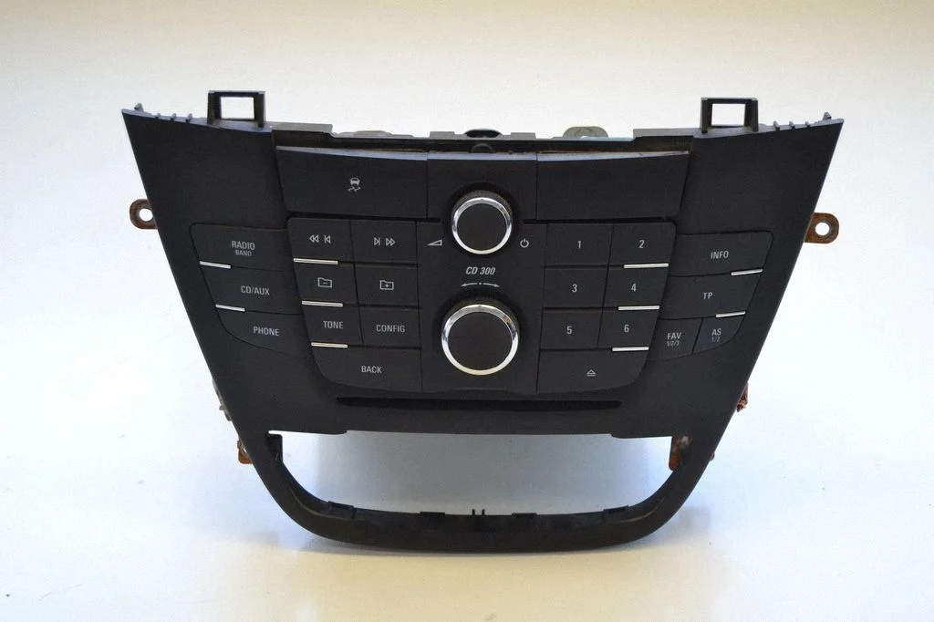 Radio/CD/DVD/GPS head unit – Opel Insignia A (2008-2017)