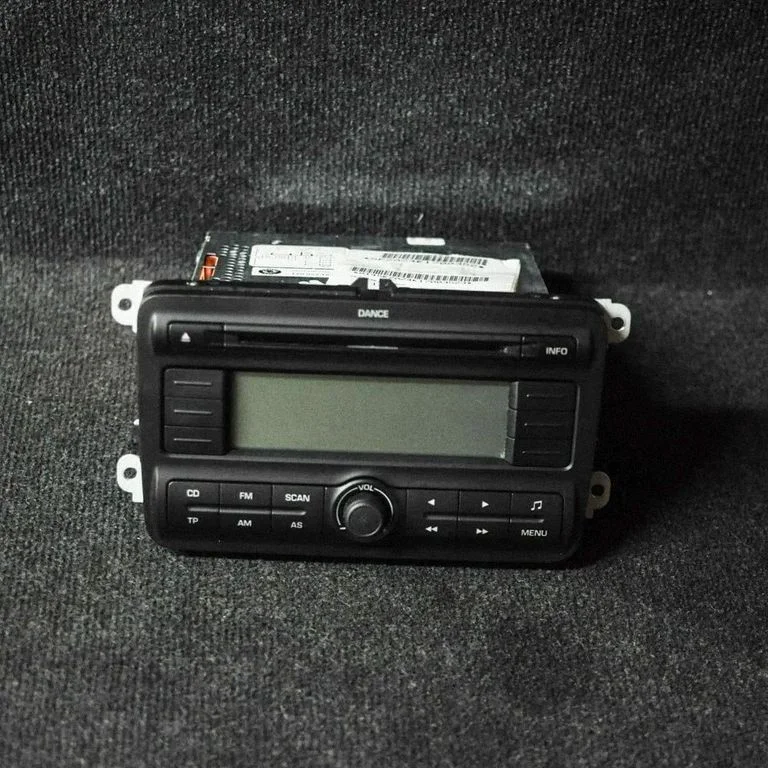 Radio/CD/DVD atskaņotājs/navigācija 1Z0057186
