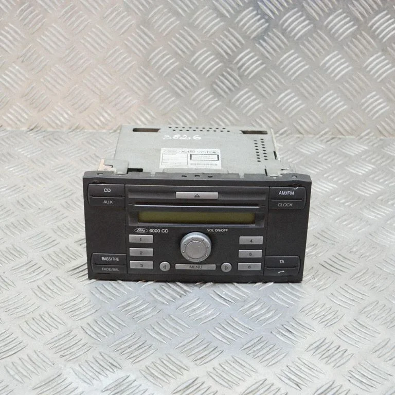 Radio/CD/DVD atskaņotājs/navigācija 10R023539