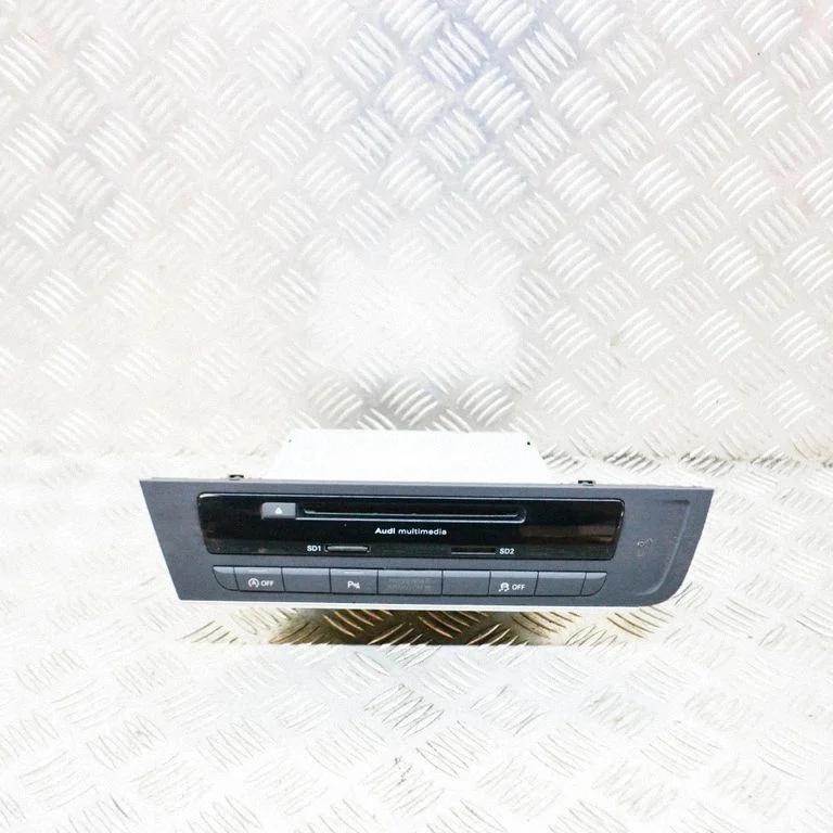 Radio, odtwarzacz CD/DVD, nawigacja 4G0035192F