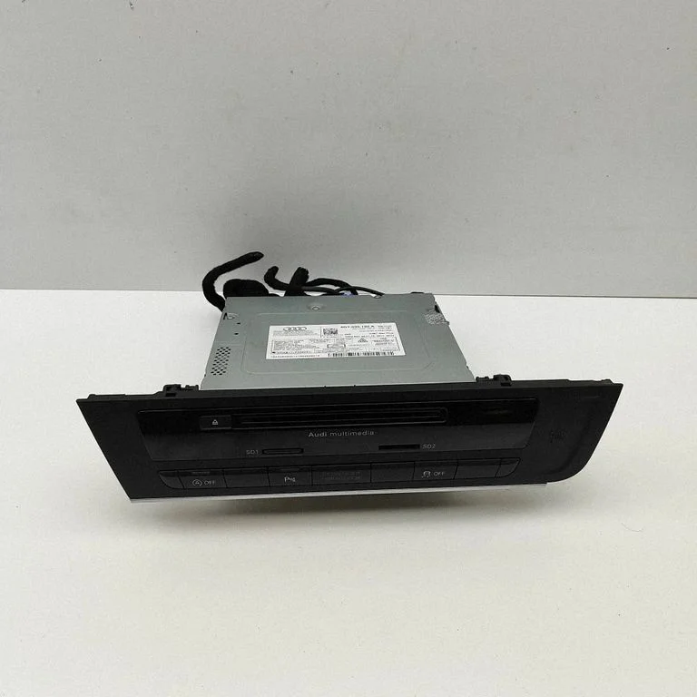 Radio/CD/DVD atskaņotājs/navigācija 4G1035192A