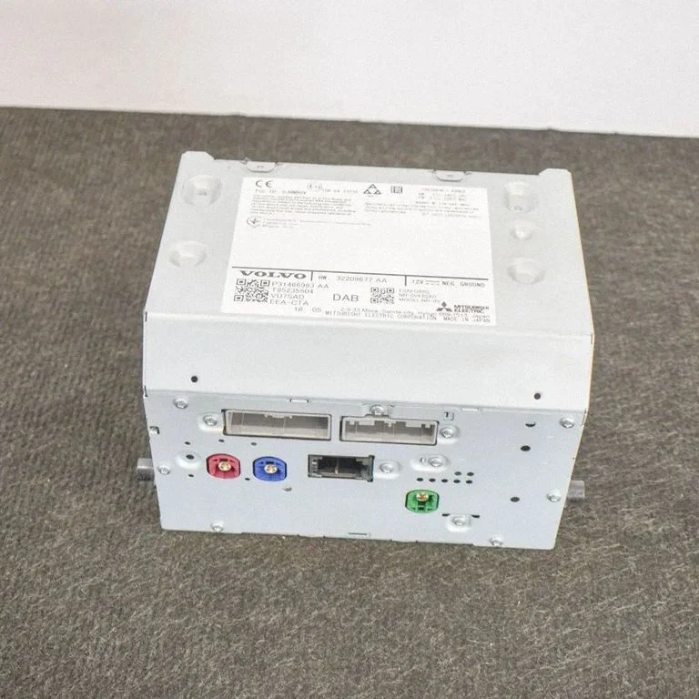 Radio/CD/DVD/GPS head unit