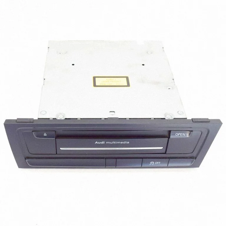 Radio/CD/DVD atskaņotājs/navigācija
