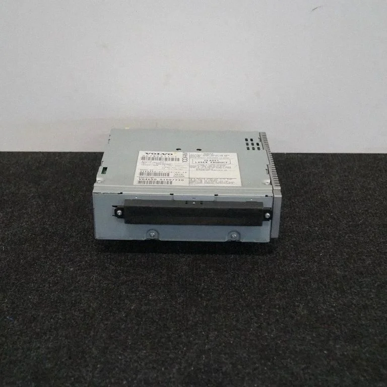 Radio, odtwarzacz CD/DVD, nawigacja – Volvo V50 (2008-2012)