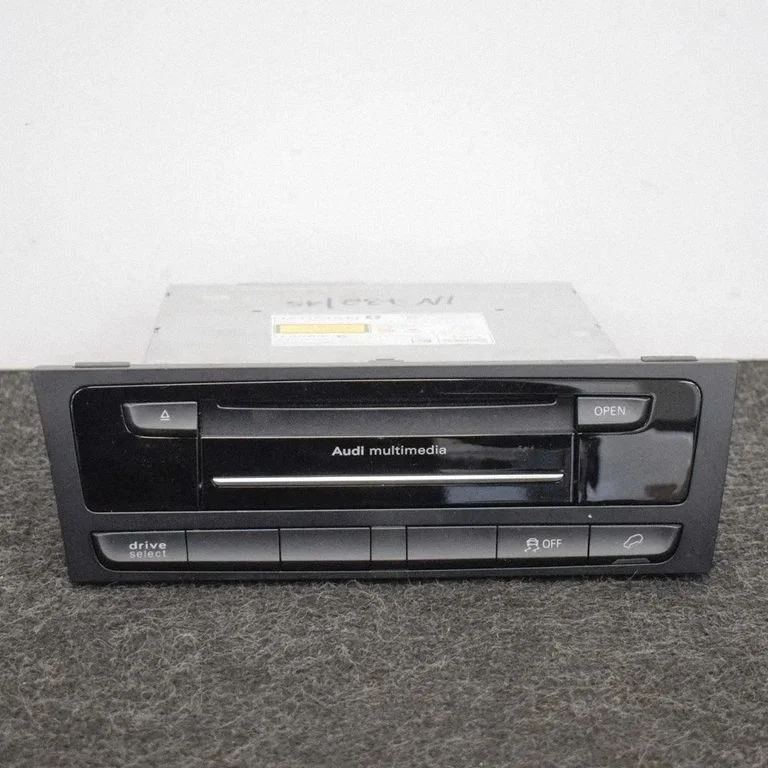 Radio/CD/DVD atskaņotājs/navigācija 8R1035664A