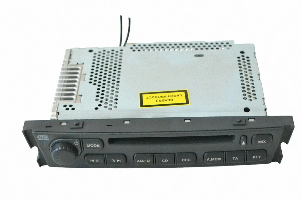 Radio/CD/DVD/GPS head unit 2R8318B876BJ