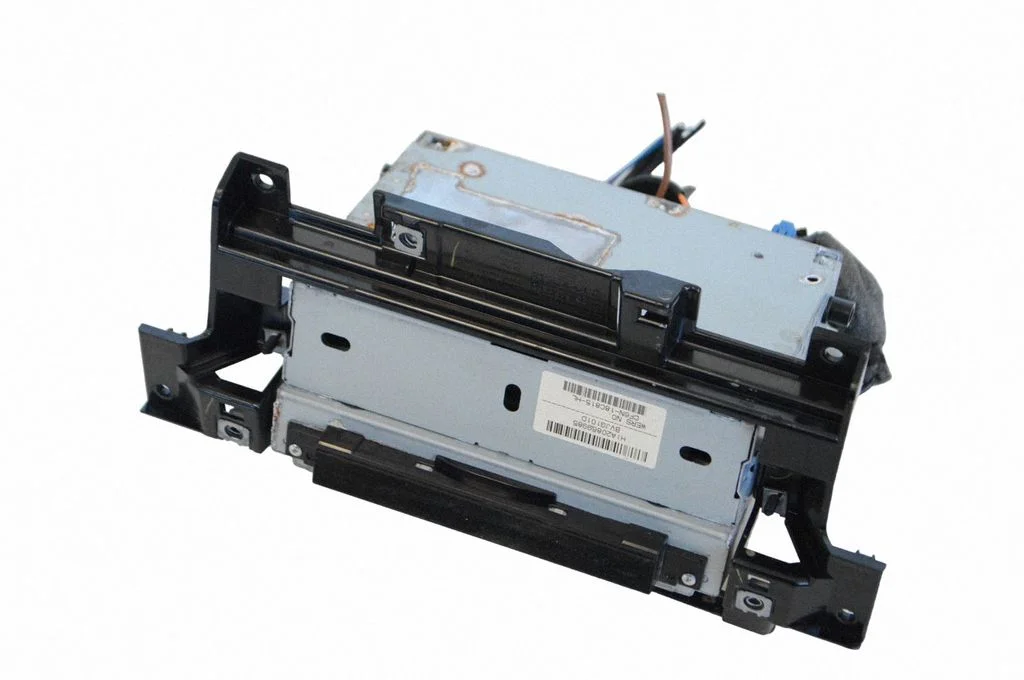 Radio/CD/DVD/GPS head unit CF6N18C815HL