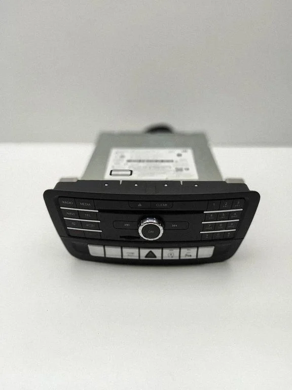 Radio/CD/DVD atskaņotājs/navigācija A2469011106