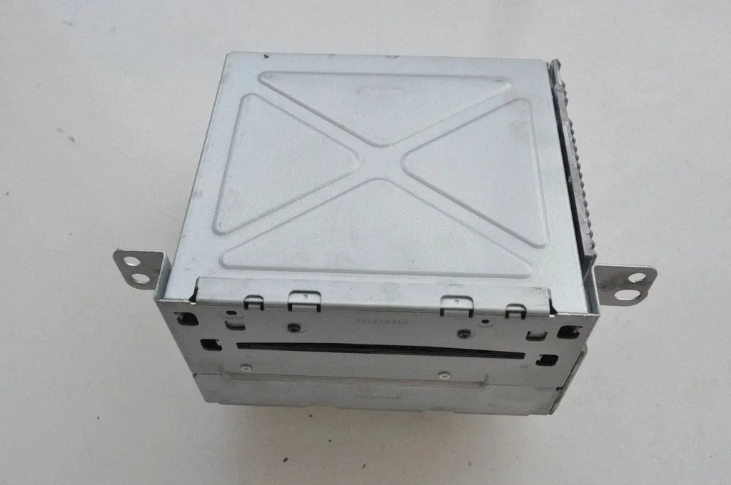 Radio/CD/DVD/GPS head unit – Chevrolet Cruze (2009-2016)