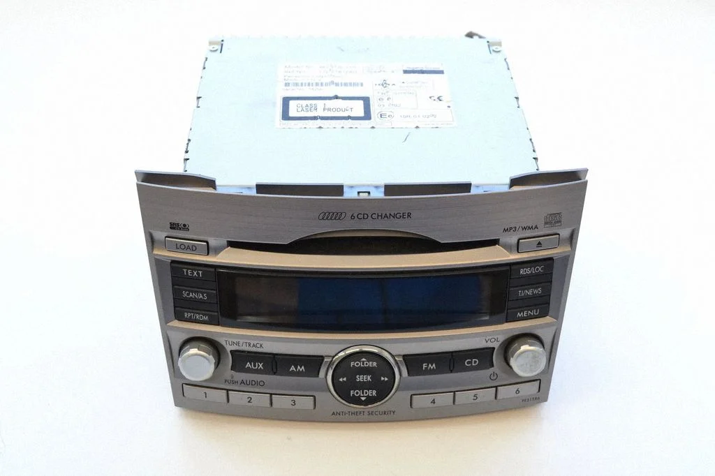 Radio/CD/DVD/GPS head unit – Subaru Legacy (2010-2016)