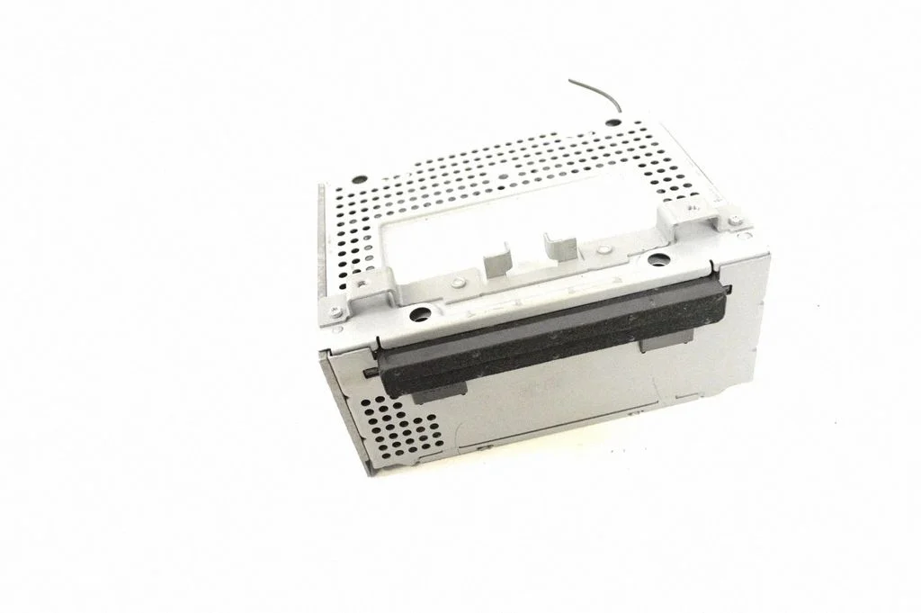 Radio/CD/DVD atskaņotājs/navigācija E1BT18C815KH