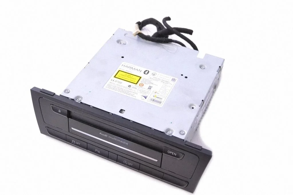Radio/CD/DVD atskaņotājs/navigācija 8R2035666H