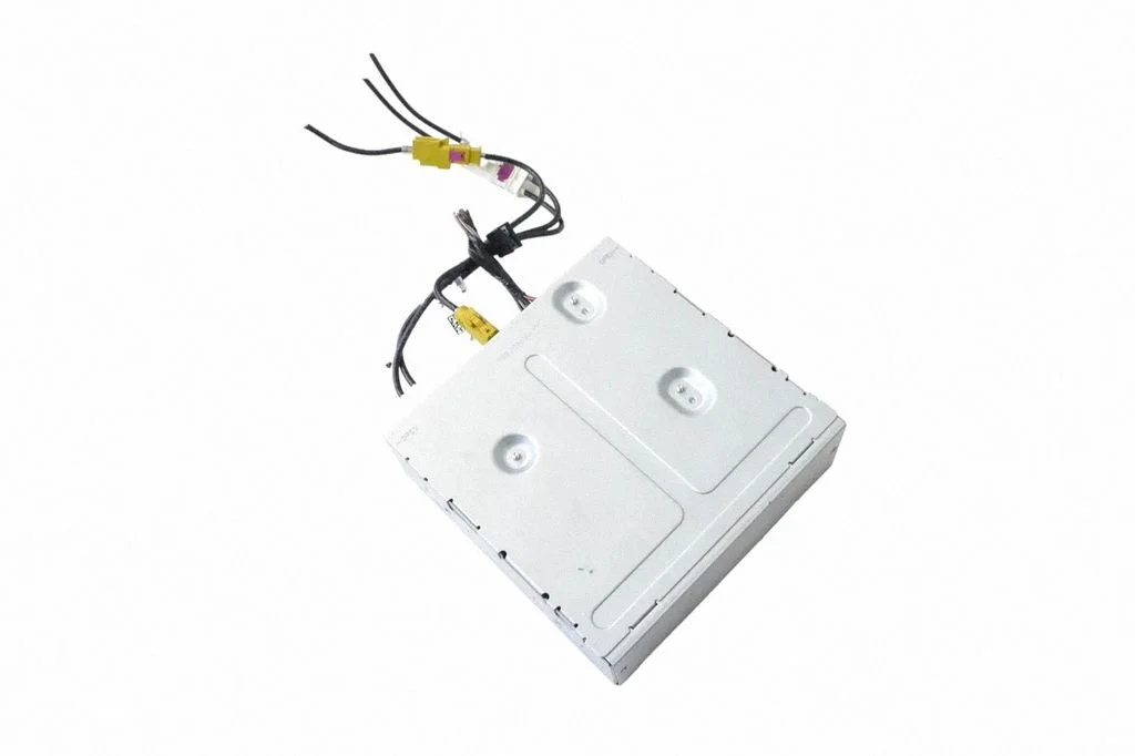 Sound amplifier – Tesla Model S (2012-)