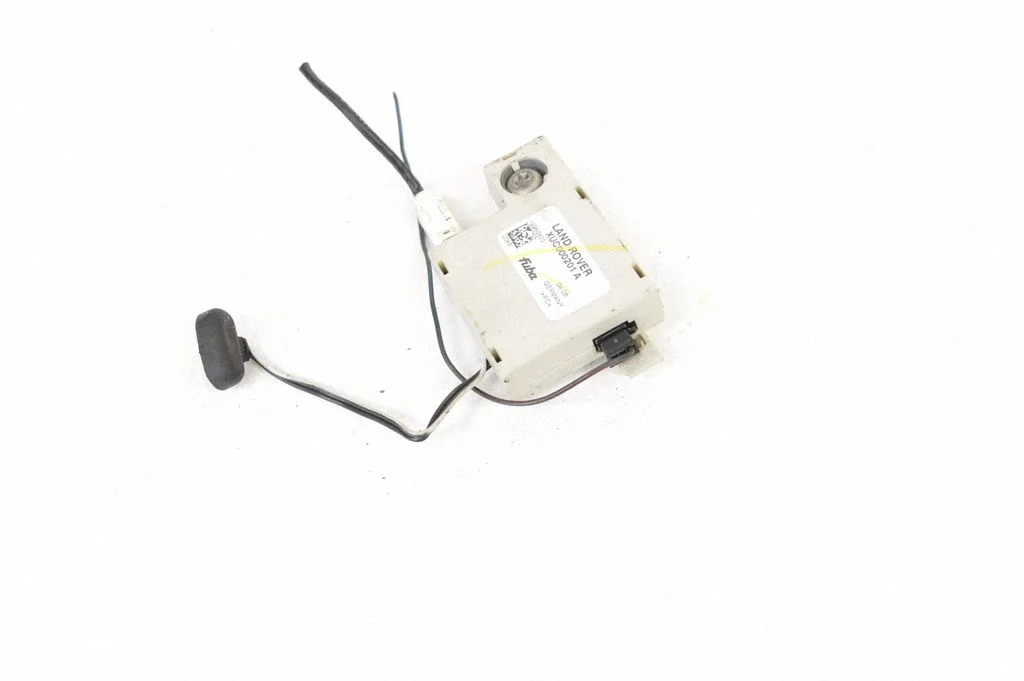 Antenas pastiprinātājs XUC000201A