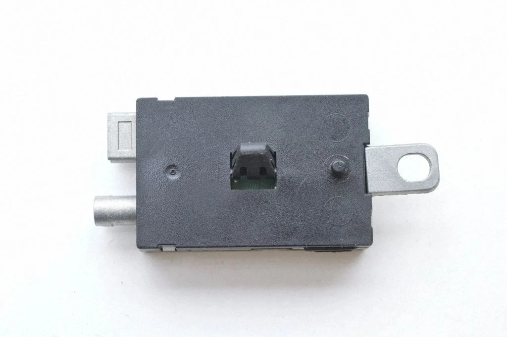 Antenas pastiprinātājs – Volvo V40 (2012-2019)