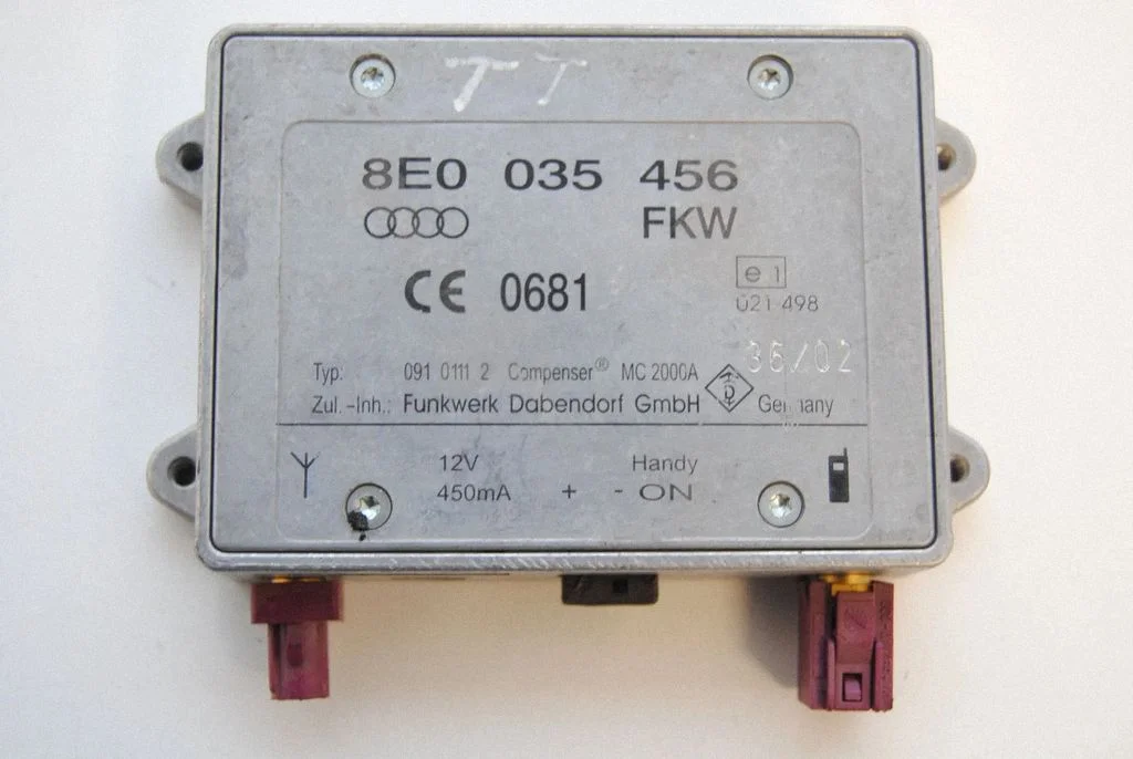 Wzmacniacz antenowy – Audi A4 S4 B6 8E 8H (2001-2005)