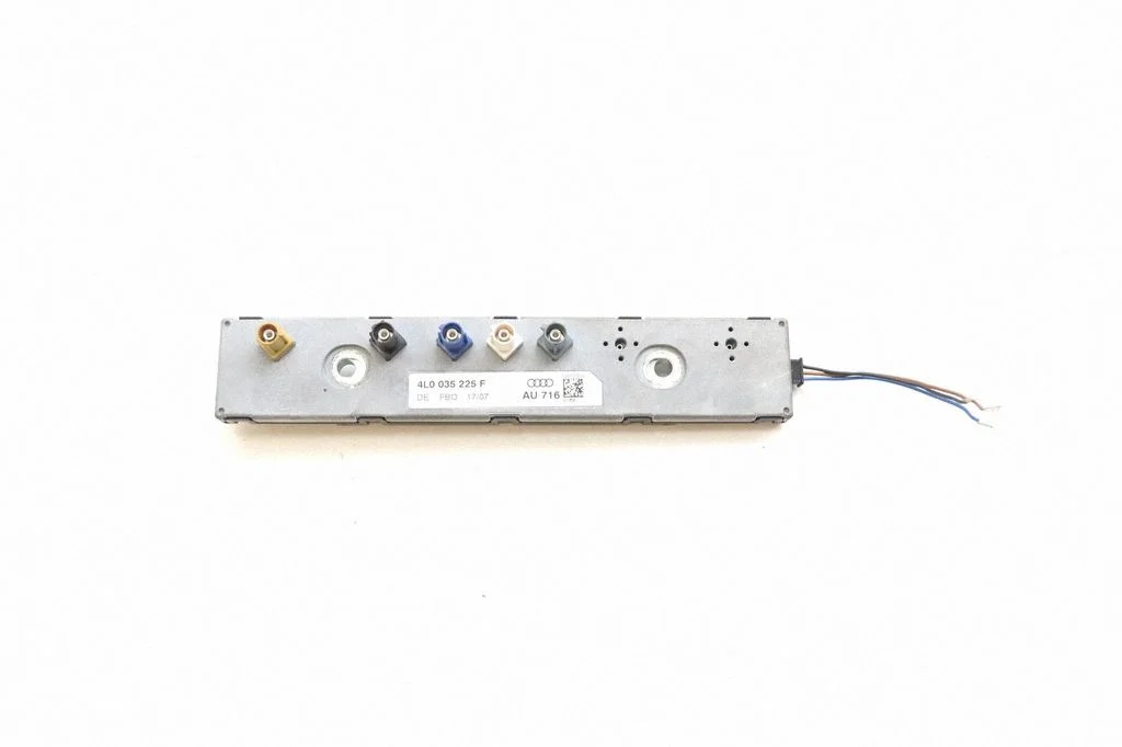 Antenas pastiprinātājs 4L0035225F