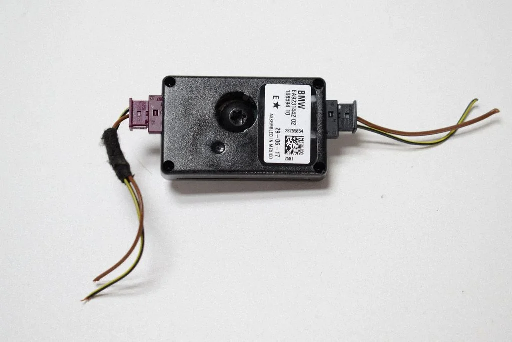 Aerial antenna amplifier – BMW 3 Series F30 F35 F31 (2012-2018)