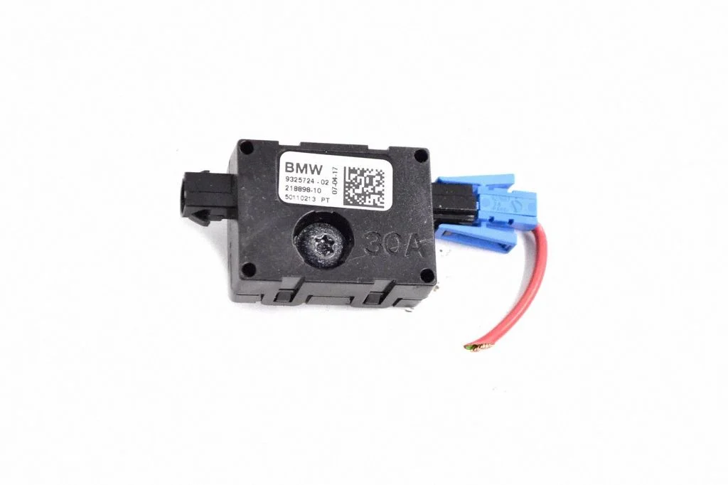 Aerial antenna amplifier – BMW 5 Series G30 G31 G38 (2016-)