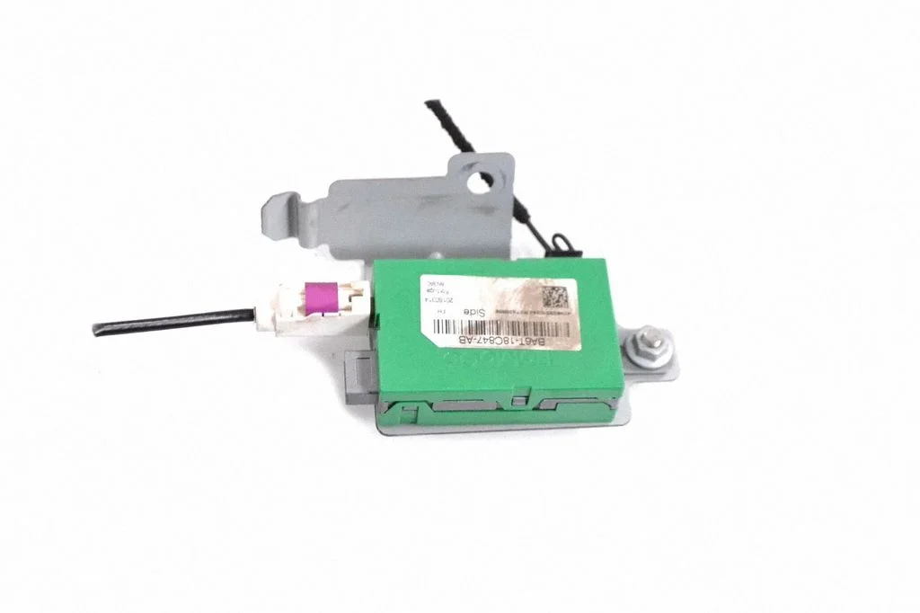 Antenas pastiprinātājs BA6T18C847AB