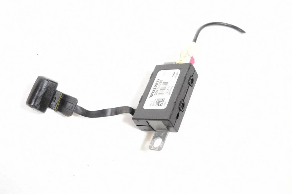Antenas pastiprinātājs – Volvo XC90 (2007-2014)