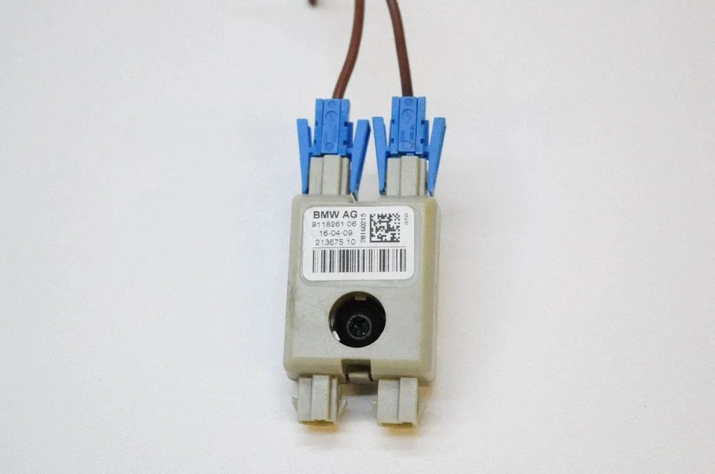 Aerial antenna amplifier – BMW 7 Series F01 F02 F03 F04 (2008-2016)