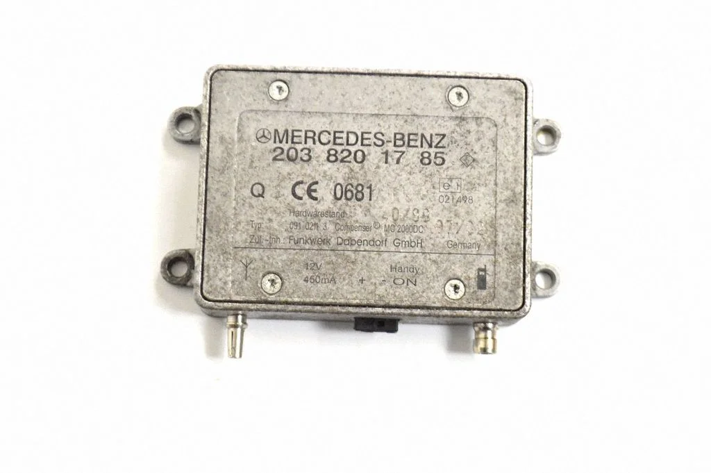 Antenas pastiprinātājs A2038201785