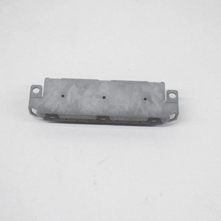 Antenas pastiprinātājs 8T0035225AA