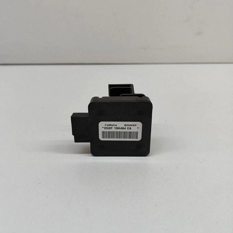Antenas pastiprinātājs DG9T19H464EA