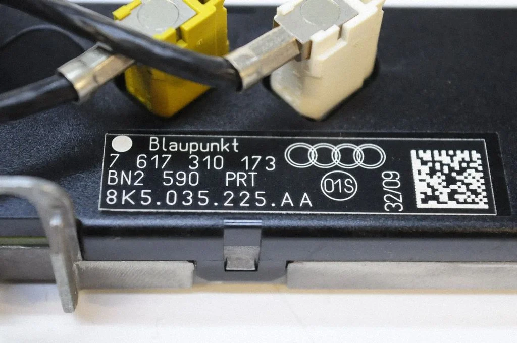 Aerial antenna amplifier – Audi A4 Allroad B8 (2008-2016)