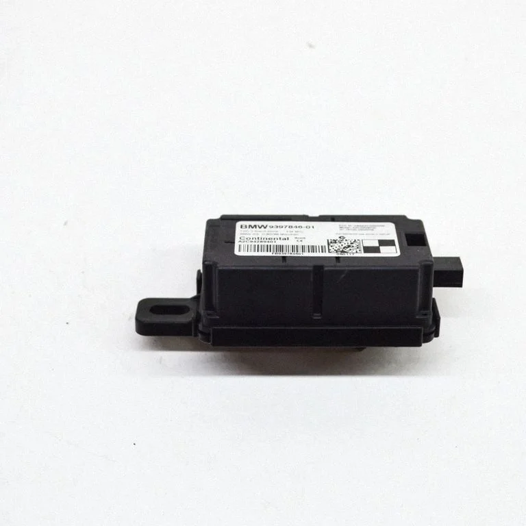 Aerial antenna amplifier – BMW 3 Series F30 F35 F31 (2012-2018)