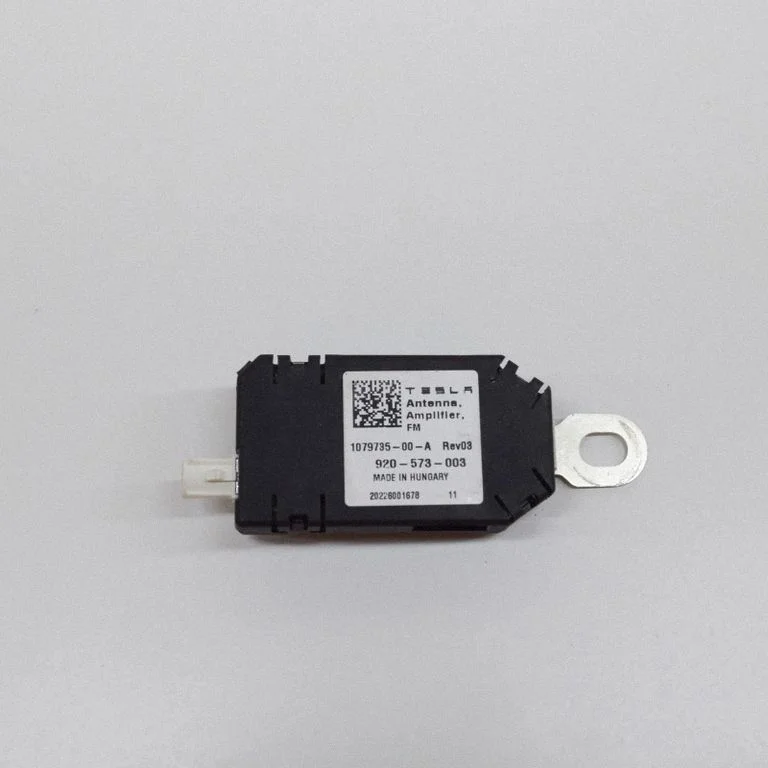 Aerial antenna amplifier – Tesla Model 3 (2017-)