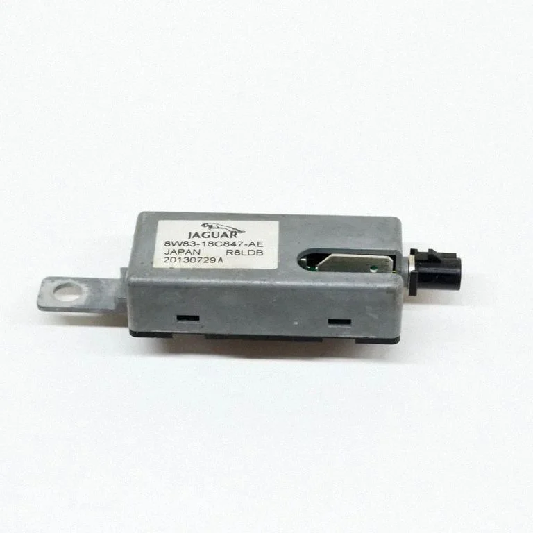 Wzmacniacz antenowy 8W8318C847AE