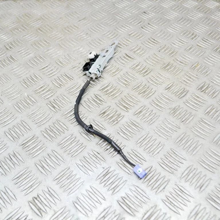 Antenas pastiprinātājs 86101F4010