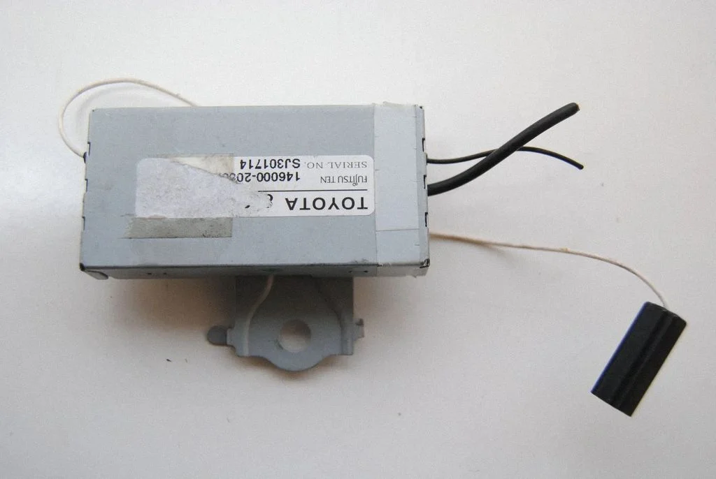 Aerial antenna amplifier – Toyota Avensis T270 (2012-2015)