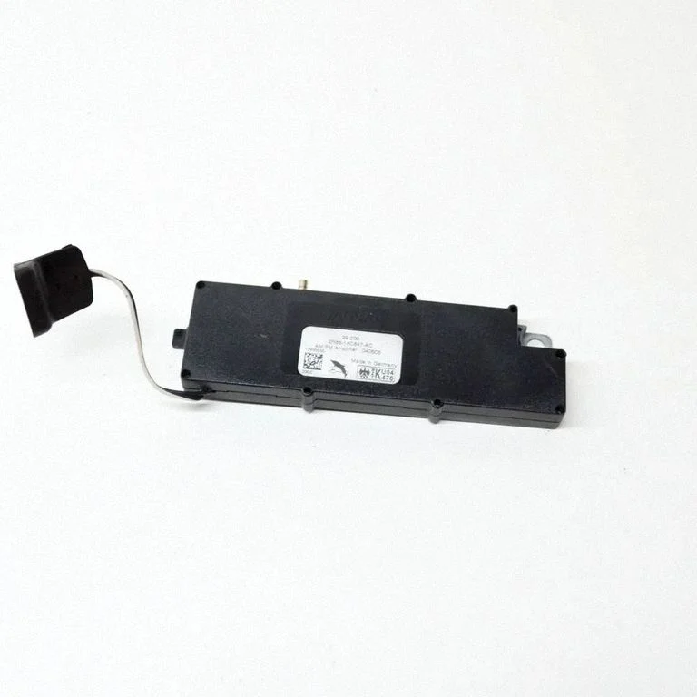 Antenas pastiprinātājs 2R8318C847AC