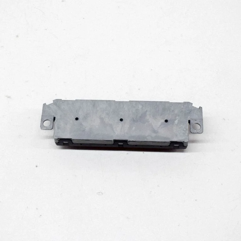 Antenas pastiprinātājs 8T0035225AA