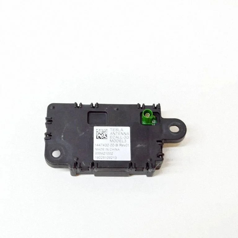 Aerial antenna amplifier – Tesla Model S (2012-)