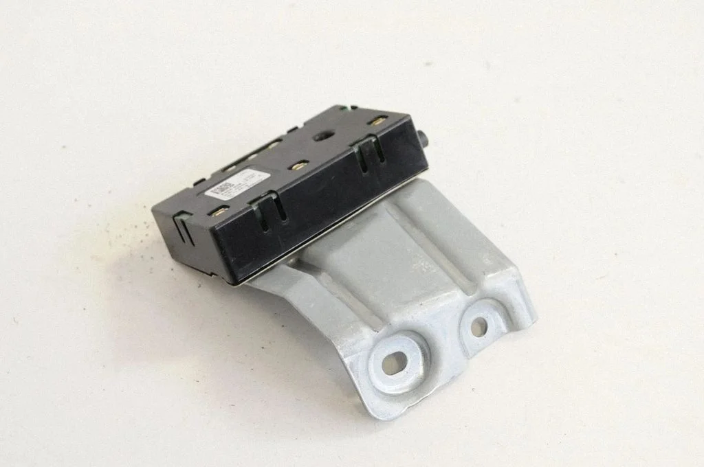 Antenni võimendi – Mercedes-Benz C-klass W205 (2014-2021)
